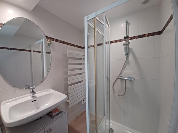 Maison de plain-pied  de 91 m² avec grand terrain de 1200 m² à Divatte-sur-Loire