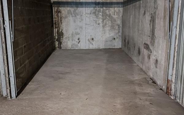 Stationnement à vendre    14,50 m2 Vénissieux