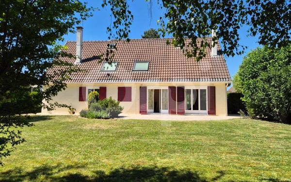 Maison à vendre    6 pièces •  La Queue-en-Brie