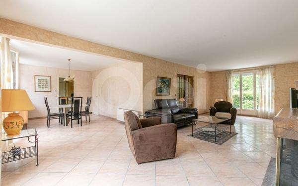 Maison à vendre    6 pièces •  La Queue-en-Brie