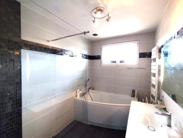 Maison 5 pièces - 209 m²