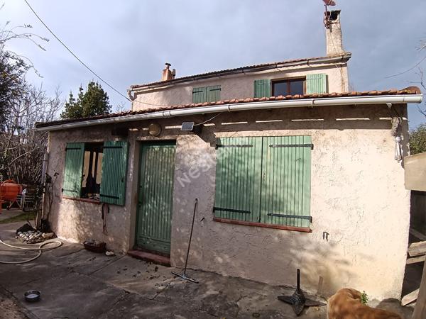 LE BRUSC Maison T6 à rénover de 95m² sur 608m² de terrain