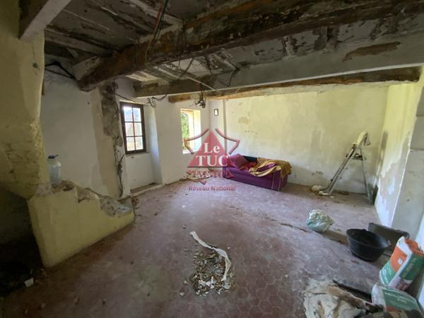 BAR SUR LOUP MAS JUMELÉ A RENOVER ENTIEREMENT  Le Bar-sur-Loup (06620)