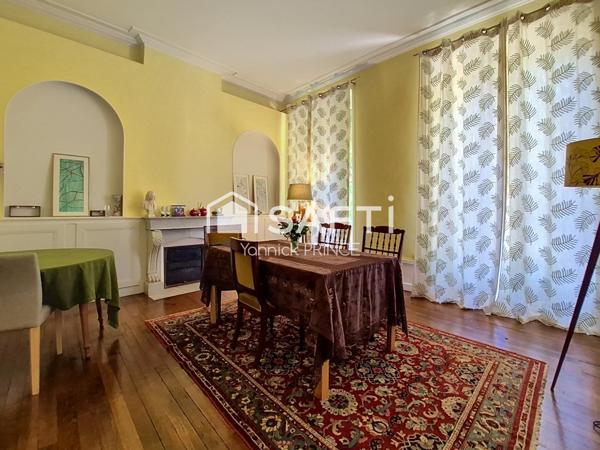 Maison de Maître du 18è siècle, plein coeur de ville  !!