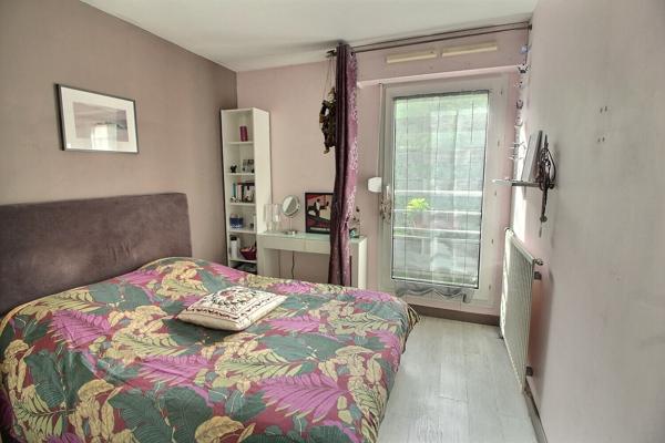 Suresnes Belvédère : Grand appartement 2 pièces avec box proche T2 et ligne L accès rapide à La Défense