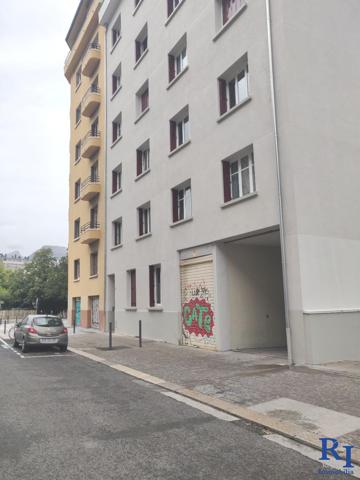 Garage 38100 GRENOBLE