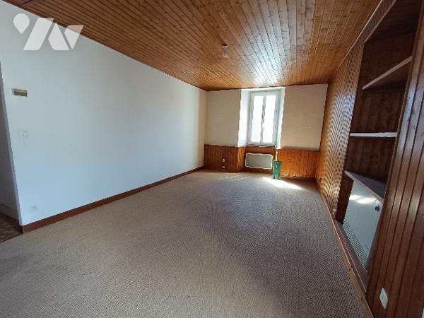 Propriété d'exception à Barcelonnette, immeuble ancien en partie rénové et maison attenante.