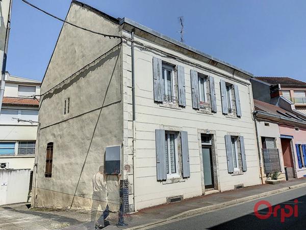 Immeuble à vendre    8 pièces •  Montluçon