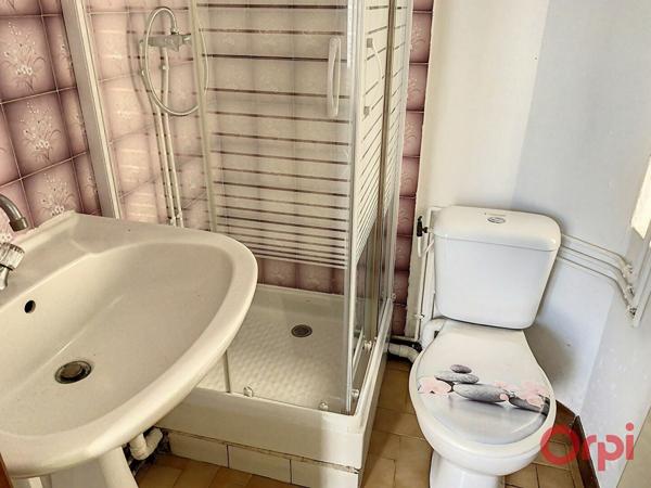 Immeuble à vendre    8 pièces •  Montluçon