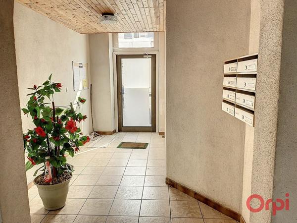 Immeuble à vendre    8 pièces •  Montluçon