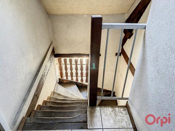 Immeuble à vendre    8 pièces •  Montluçon