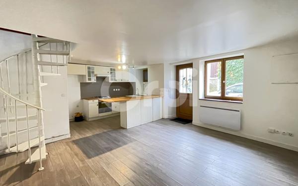 Maison à vendre    3 pièces •  Ecquevilly