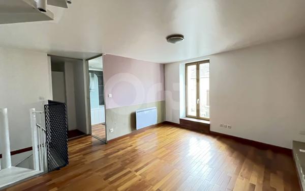 Maison à vendre    3 pièces •  Ecquevilly