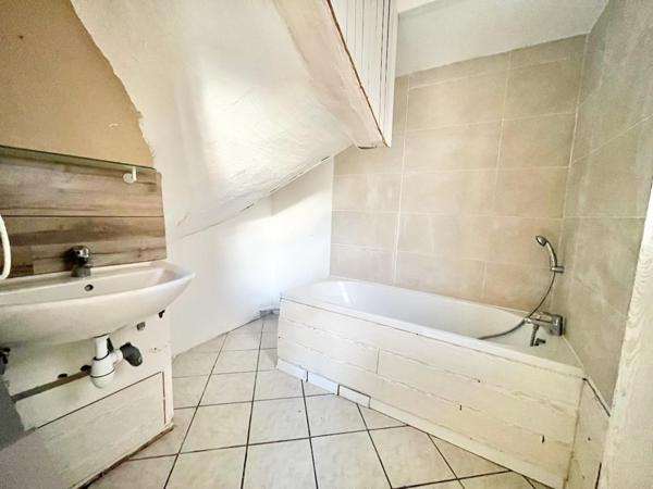 Maison de ville 2 chambres possibilité 3