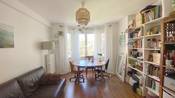 Appartement 2 pièces à vendre à Viroflay - Proche gare et écoles 268 000 € **  - Référence  690-C