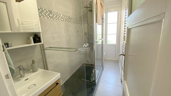 Appartement 2 pièces à vendre à Viroflay - Proche gare et écoles 268 000 € **  - Référence  690-C