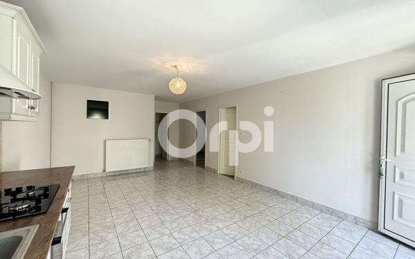 Appartement à louer    2 pièces •  Le Lardin-Saint-Lazare