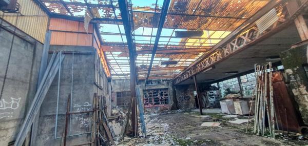 Doubs (25), à vendre Besançon, 5 Immeubles + 1 Atelier + terrain de 3417 m2 Besançon, quartier Chaprais.