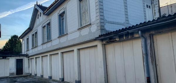 Doubs (25), à vendre Besançon, 5 Immeubles + 1 Atelier + terrain de 3417 m2 Besançon, quartier Chaprais.