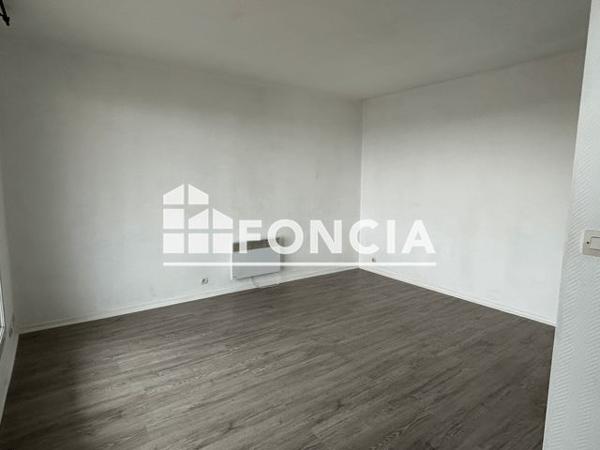 Location Studio 27.62 m² - SEPTENTRION Lille 59000