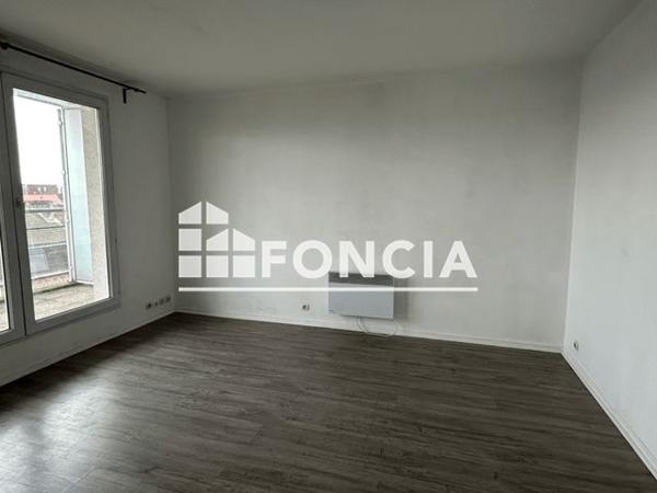 Location Studio 27.62 m² - SEPTENTRION Lille 59000