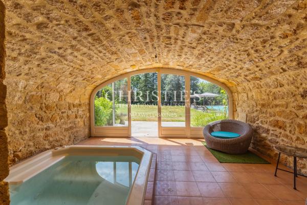 Château privé d’exception avec une activité de chambres d’hôtes de luxe établie