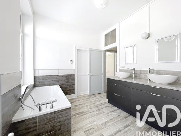 Maison à vendre 8 pièces 242 m² Douai