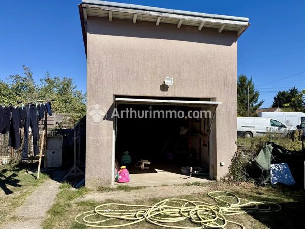 Vente                                                      Maison
                        
                     4 pièces                      69 m2                     à Neuvic