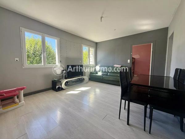Vente                                                      Maison
                        
                     4 pièces                      69 m2                     à Neuvic