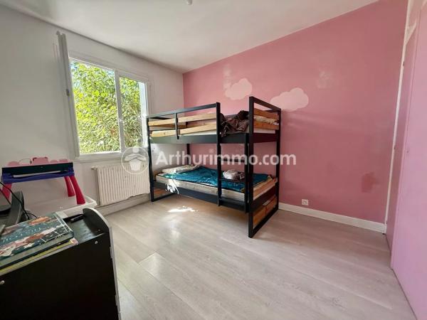 Vente                                                      Maison
                        
                     4 pièces                      69 m2                     à Neuvic