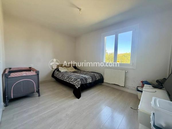 Vente                                                      Maison
                        
                     4 pièces                      69 m2                     à Neuvic