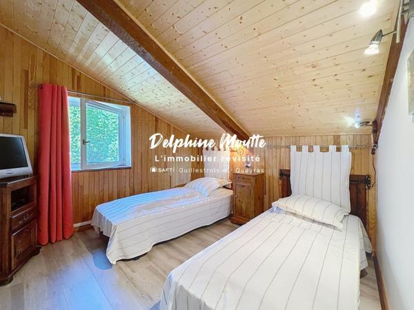 ABRIES- Centre village T4 avec extérieur