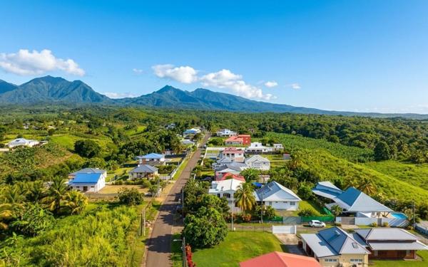 Maison à vendre    5 pièces •  Capesterre-Belle-Eau