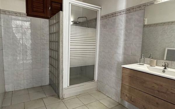 Maison à vendre    5 pièces •  Capesterre-Belle-Eau