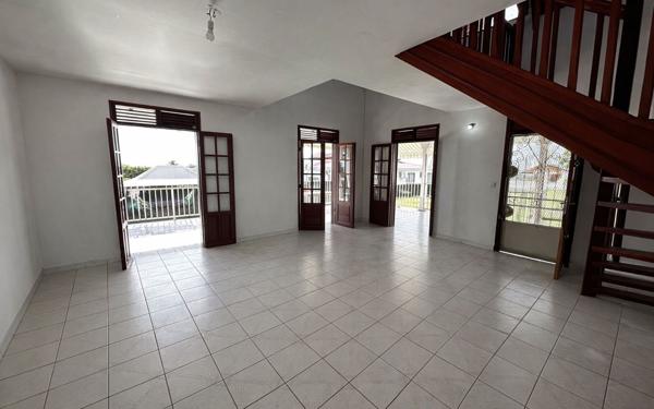 Maison à vendre    5 pièces •  Capesterre-Belle-Eau