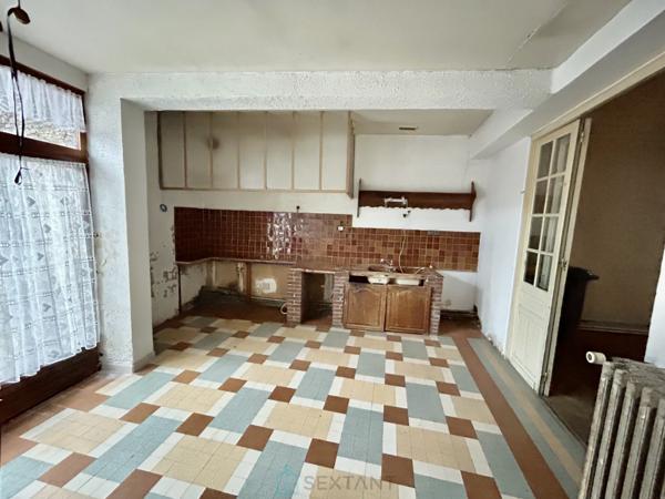 Maison Bourgeoise avec grand jardin à 5 mns de la gare.