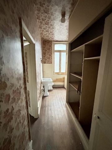 Maison Bourgeoise avec grand jardin à 5 mns de la gare.