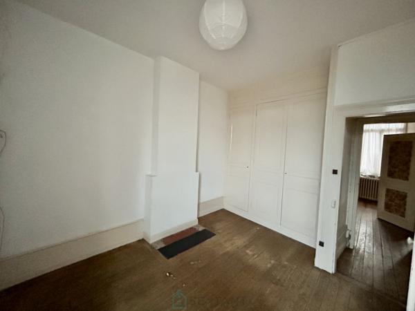 Maison Bourgeoise avec grand jardin à 5 mns de la gare.