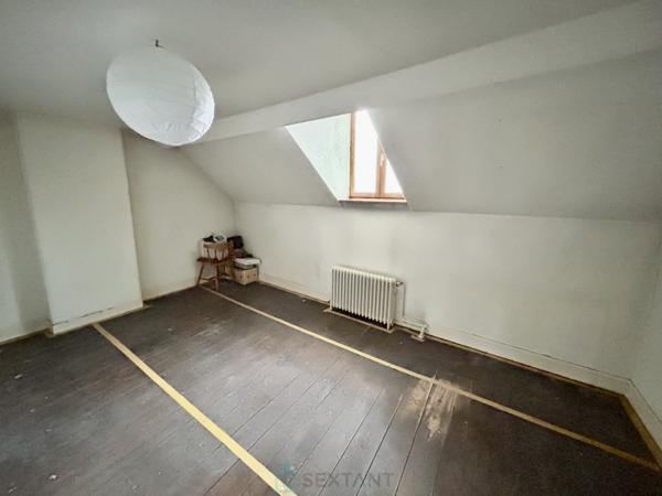 Maison Bourgeoise avec grand jardin à 5 mns de la gare.