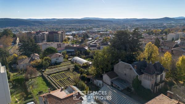 Grand appartement traversant avec belle terrasse , vue dominante et garage , centre ville
