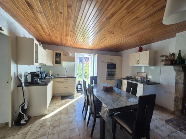 Maison à vendre 10 pièces proche de AIGURANDE (36)