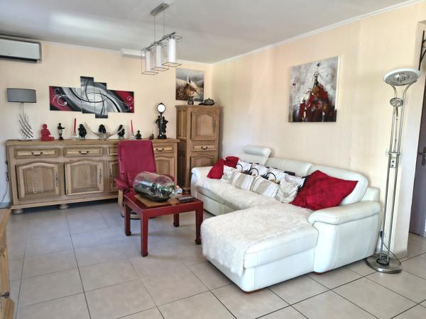 À vendre - Villa, 5 pièces située à Saint-Cyprien (66750)