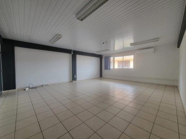 Immeuble commercial r+2 - Cayenne Centre Ville