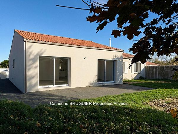 Plain pied de 114 m2 -  3 chambres- garage - grand jardin clos- quartier résidentiel
