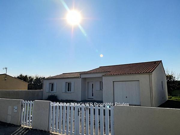 Plain pied de 114 m2 -  3 chambres- garage - grand jardin clos- quartier résidentiel