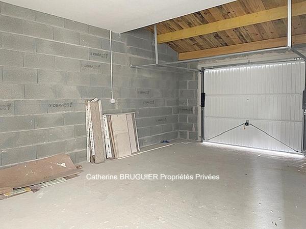 Plain pied de 114 m2 -  3 chambres- garage - grand jardin clos- quartier résidentiel