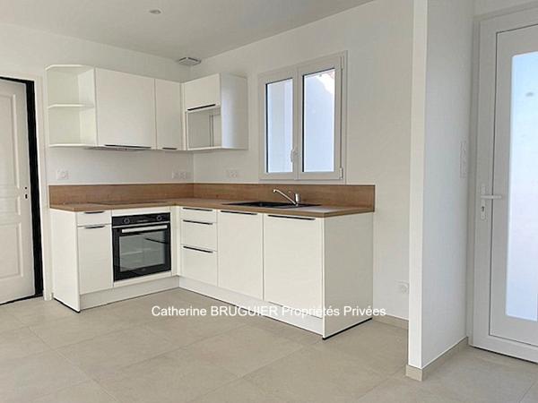 Plain pied de 114 m2 -  3 chambres- garage - grand jardin clos- quartier résidentiel