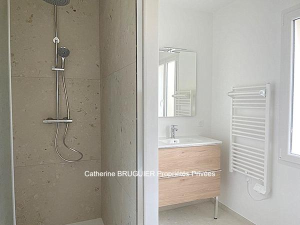 Plain pied de 114 m2 -  3 chambres- garage - grand jardin clos- quartier résidentiel
