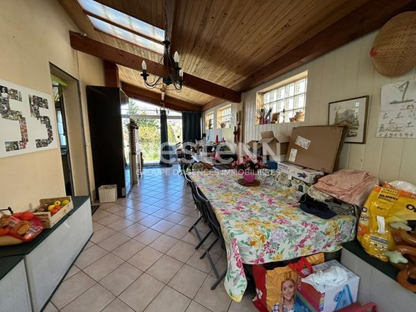 A VENDRE MAISON AVEC VUE SUR LE CHATEAU + GARAGE + JARDIN