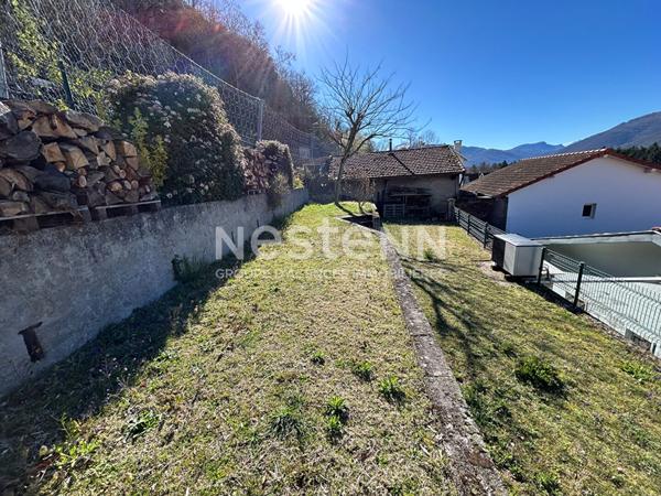 A VENDRE MAISON AVEC VUE SUR LE CHATEAU + GARAGE + JARDIN